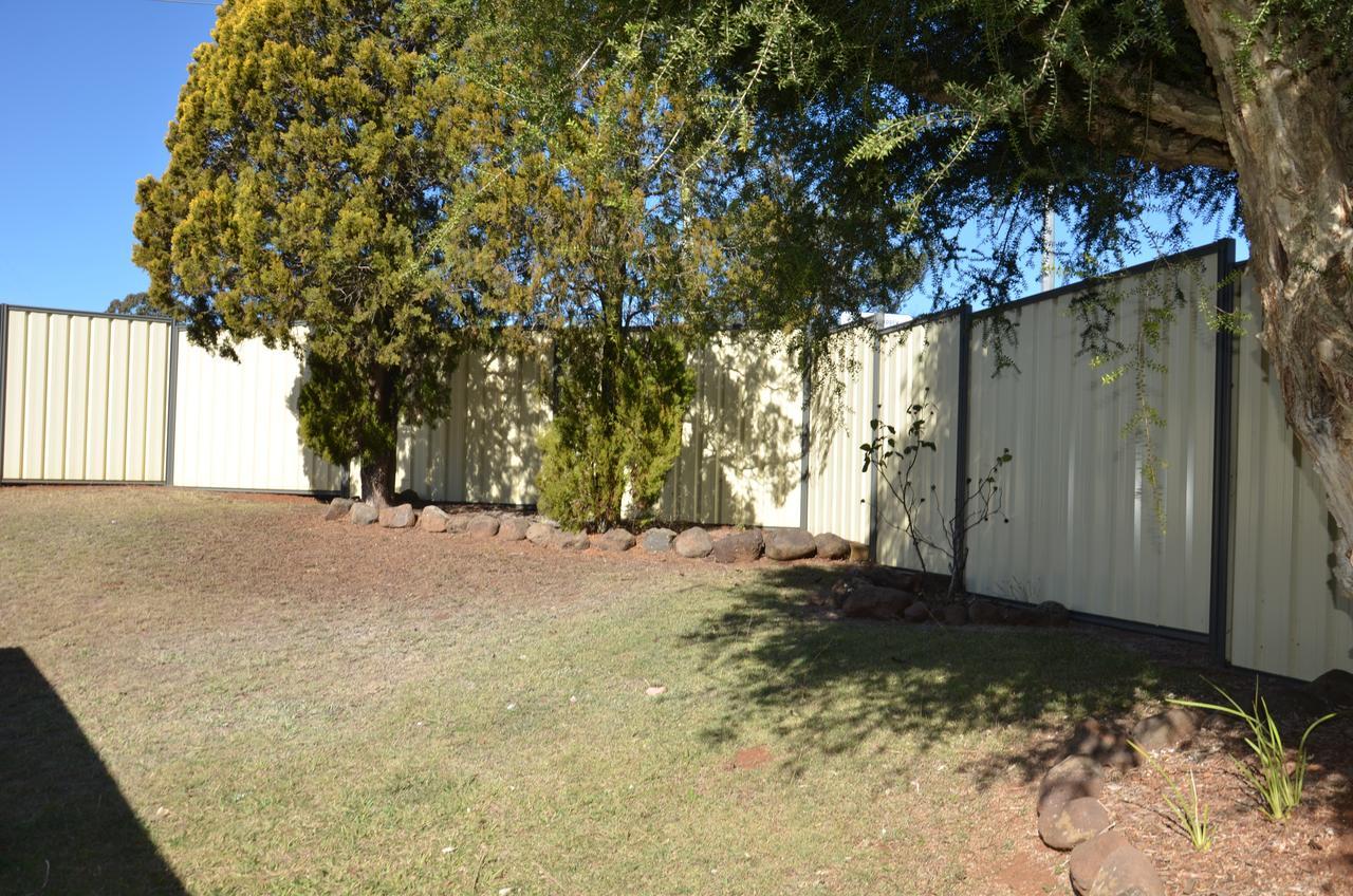 Sunray Motor Inn Toowoomba Bagian luar foto